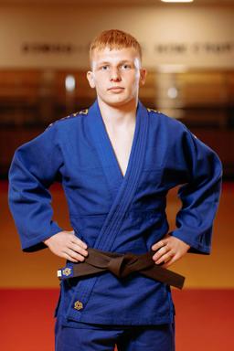 Photo http://static.kintayo.com/images/judo/adults/550/Blue/man_blue_550gsm_2.jpg