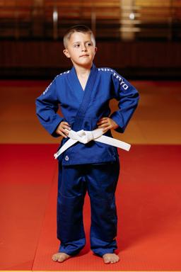 Photo http://static.kintayo.com/images/judo/kids/350/Blue/Judo_boy_blue_350gsm_1.jpg