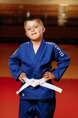 Photo http://static.kintayo.com/images/judo/kids/350/Blue/Judo_boy_blue_350gsm_2.jpg