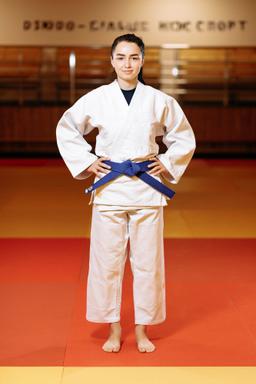 Photo http://static.kintayo.com/images/judo/adults/650/White/woman_white_550gsm_1.jpg