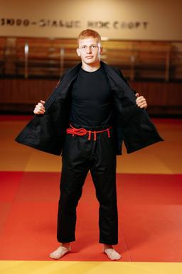 Photo https://static.kintayo.com/images/bjj/adults/450/Black/Bjj_man_black_450gsm_4.jpg