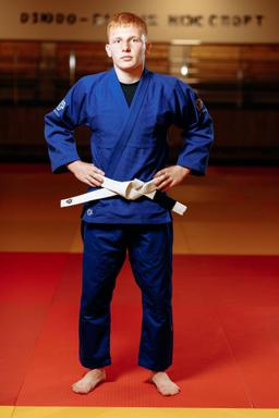 Photo https://static.kintayo.com/images/bjj/adults/450/Blue/Bjj_man_blue_450gsm_1.jpg