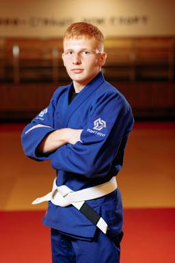 Photo https://static.kintayo.com/images/bjj/adults/450/Blue/Bjj_man_blue_450gsm_2.jpg