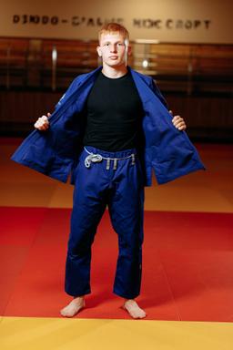 Photo https://static.kintayo.com/images/bjj/adults/450/Blue/Bjj_man_blue_450gsm_5.jpg