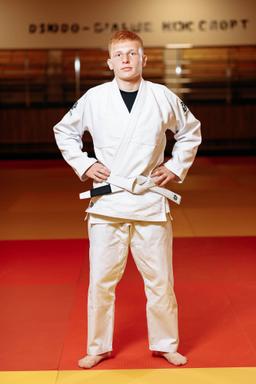 Photo https://static.kintayo.com/images/bjj/adults/450/White/Bjj_man_white_450gsm_1.jpg