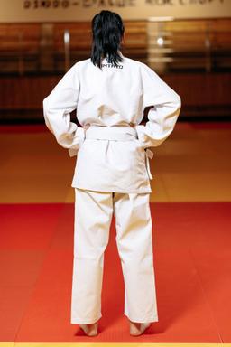 Photo https://static.kintayo.com/images/bjj/adults/450/White/Bjj_woman_white_450gsm_5.jpg