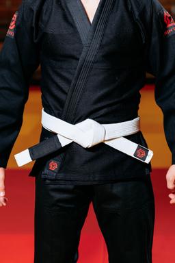Photo https://static.kintayo.com/images/bjj/belts/0_White_bjj_belt.jpg