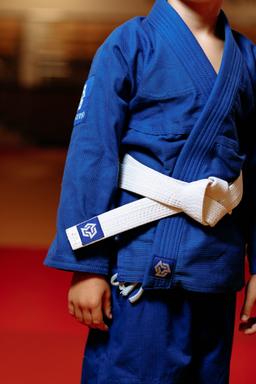 Photo https://static.kintayo.com/images/bjj/kids/350/Blue/Bjj_boy_blue_350gsm_4.jpg