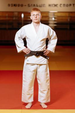 Photo https://static.kintayo.com/images/judo/adults/450/White/man_white_450gsm_1.jpg