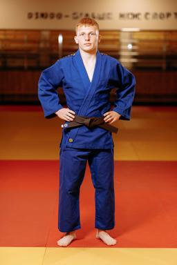 Photo https://static.kintayo.com/images/judo/adults/550/Blue/man_blue_550gsm_1.jpg