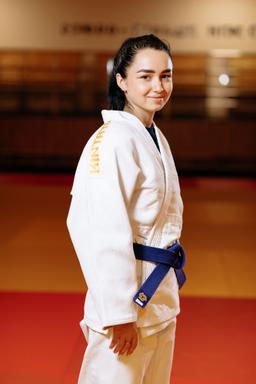 Photo https://static.kintayo.com/images/judo/adults/550/White/woman_white_550gsm_2.jpg