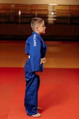 Photo https://static.kintayo.com/images/judo/kids/350/Blue/Judo_boy_blue_350gsm_5.jpg