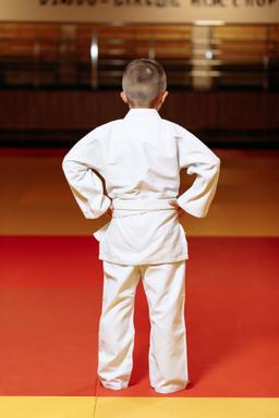 Photo https://static.kintayo.com/images/judo/kids/350/White/Judo_boy_white_350gsm_6.jpg