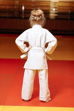 Photo https://static.kintayo.com/images/judo/kids/450/White/Judo_girl_white_450gsm_6.jpg