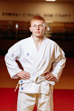 Photo https://static.kintayo.com/images/karate/adults/Karate_man_240gsm_2.jpg