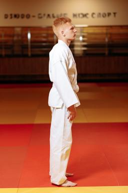Photo https://static.kintayo.com/images/karate/adults/Karate_man_240gsm_5.jpg