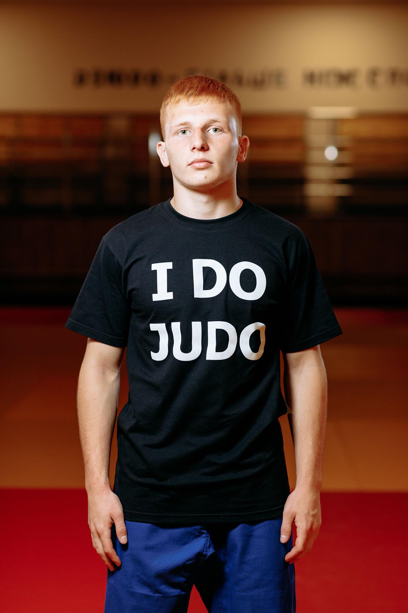 Футболка с надписью "I do judo"