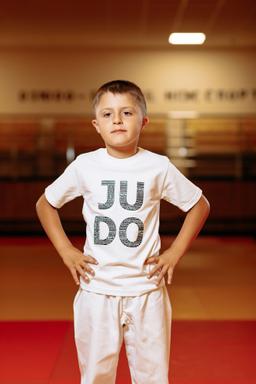 Photo https://static.kintayo.com/images/t-shirts/kids/judo/White_JUDO_1.jpg