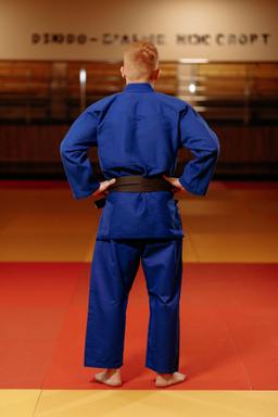 Photo http://static.kintayo.com/images/judo/adults/450/Blue/man_blue_450gsm_6.jpg