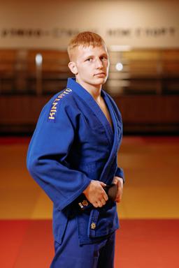 Photo http://static.kintayo.com/images/judo/adults/550/Blue/man_blue_550gsm_4.jpg