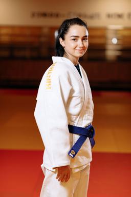 Photo http://static.kintayo.com/images/judo/adults/550/White/woman_white_550gsm_4.jpg