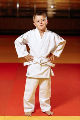 Photo http://static.kintayo.com/images/judo/kids/450/White/Judo_boy_white_450gsm_1.jpg