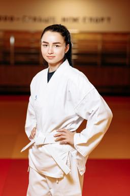 Photo http://static.kintayo.com/images/karate/adults/Karate_woman_240gsm_3.jpg