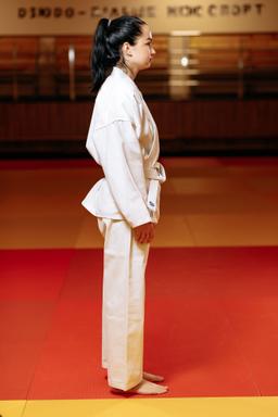 Photo http://static.kintayo.com/images/karate/adults/Karate_woman_240gsm_5.jpg