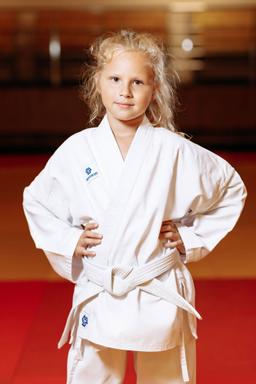 Photo http://static.kintayo.com/images/karate/kids/Karate_girl_240gsm_2.jpg