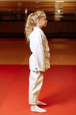 Photo http://static.kintayo.com/images/karate/kids/Karate_girl_240gsm_4.jpg